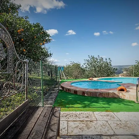 Casa Bi Rosario - Quinta Amoreira بيت ضيافة 4*
